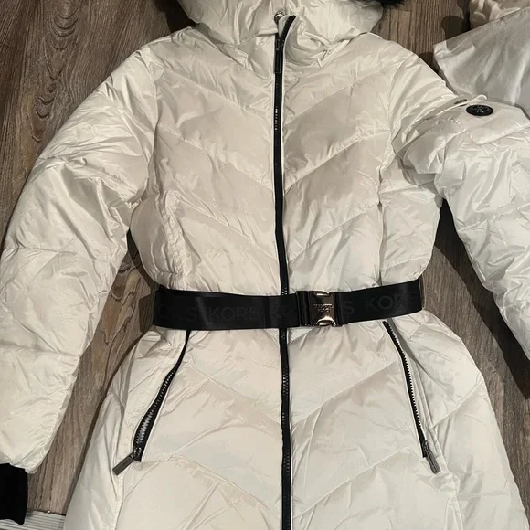 Michael Kors white puffer jacket - Picture 3 of 6